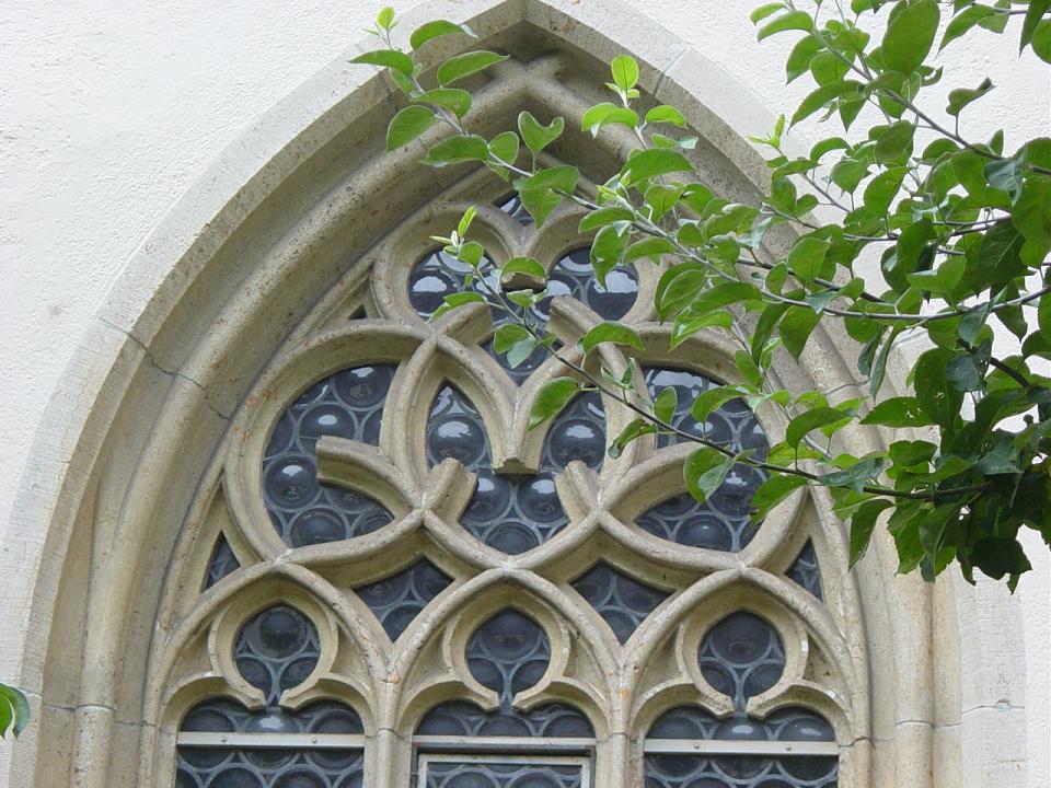 8 windows c.JPG